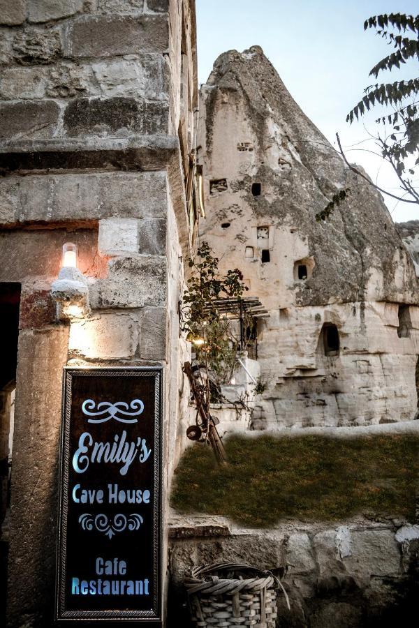 Emily Cave House Bed and Breakfast Γκόρεμε Εξωτερικό φωτογραφία