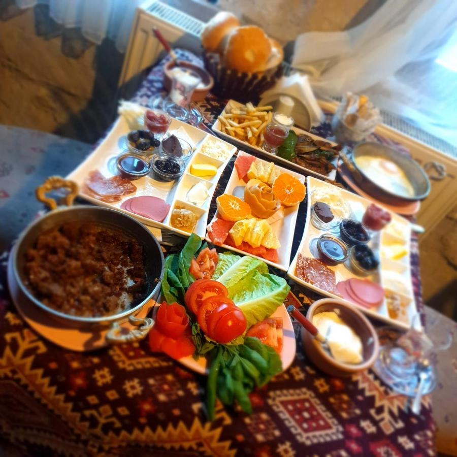Emily Cave House Bed and Breakfast Γκόρεμε Εξωτερικό φωτογραφία