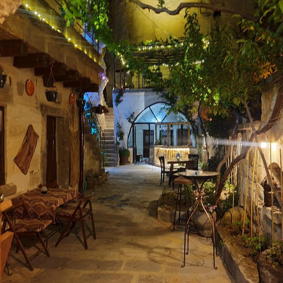 Emily Cave House Bed and Breakfast Γκόρεμε Εξωτερικό φωτογραφία