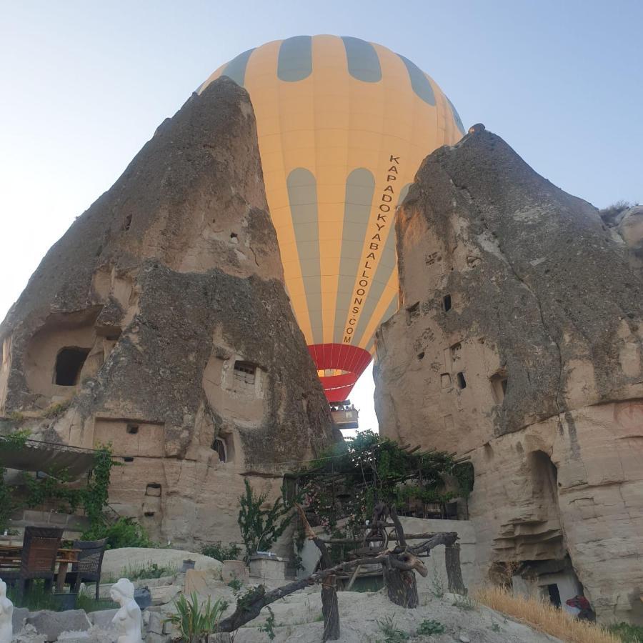 Emily Cave House Bed and Breakfast Γκόρεμε Εξωτερικό φωτογραφία