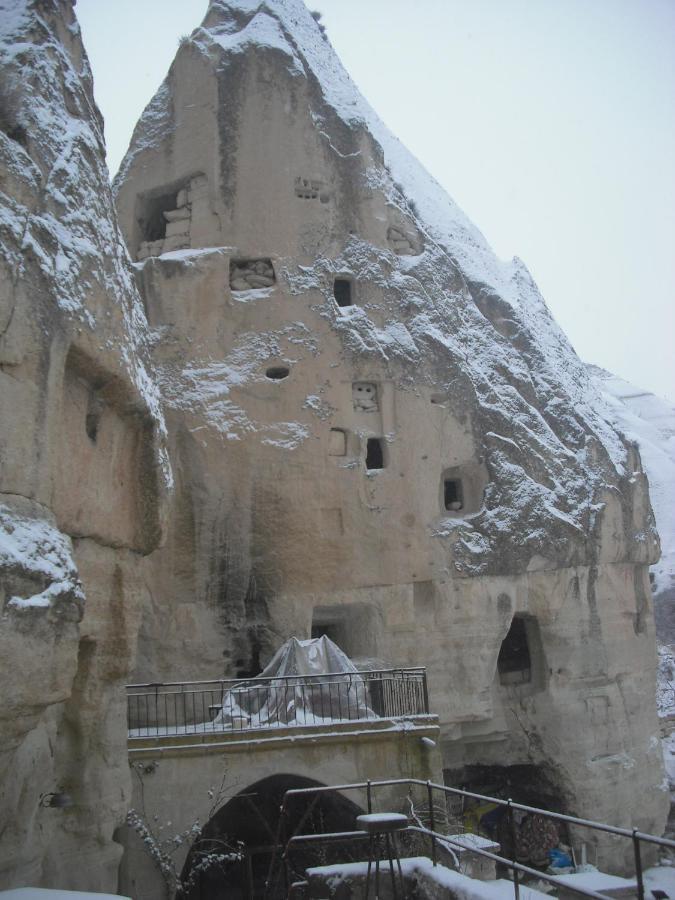 Emily Cave House Bed and Breakfast Γκόρεμε Εξωτερικό φωτογραφία